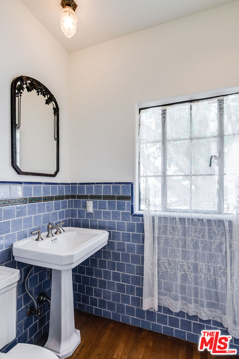 1046 Chautauqua Blvd