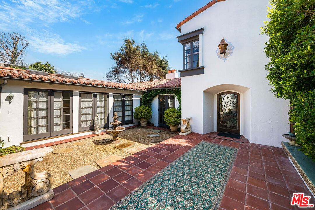 1046 Chautauqua Blvd