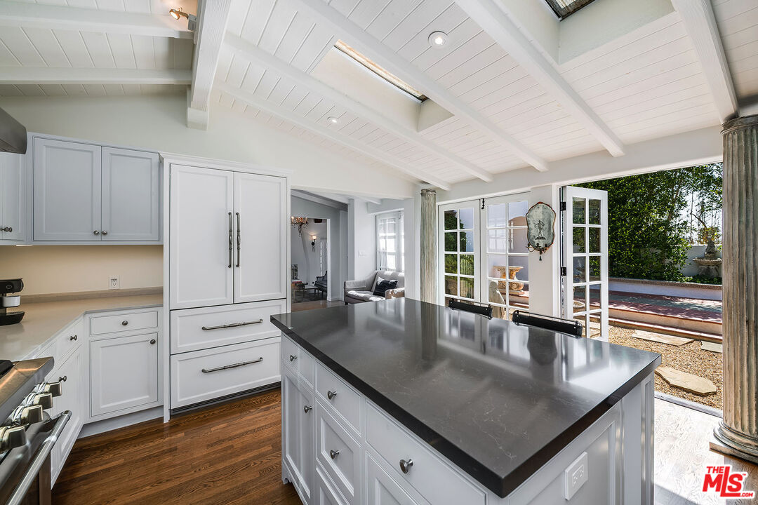 1046 Chautauqua Blvd