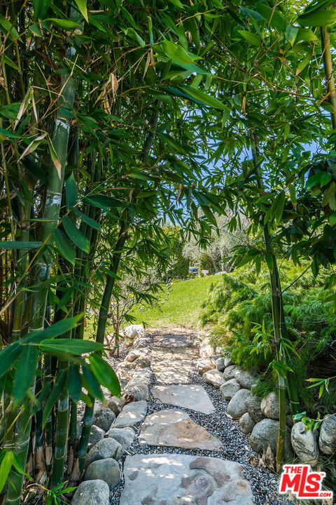 1046 Chautauqua Blvd