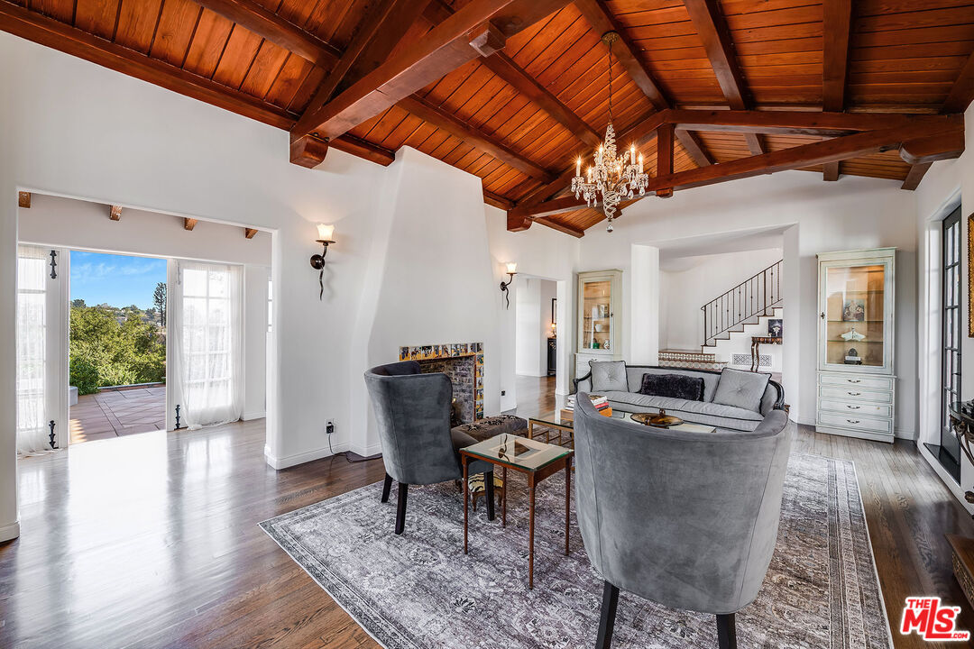 1046 Chautauqua Blvd