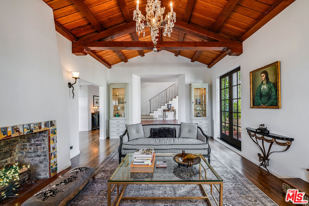 1046 Chautauqua Blvd