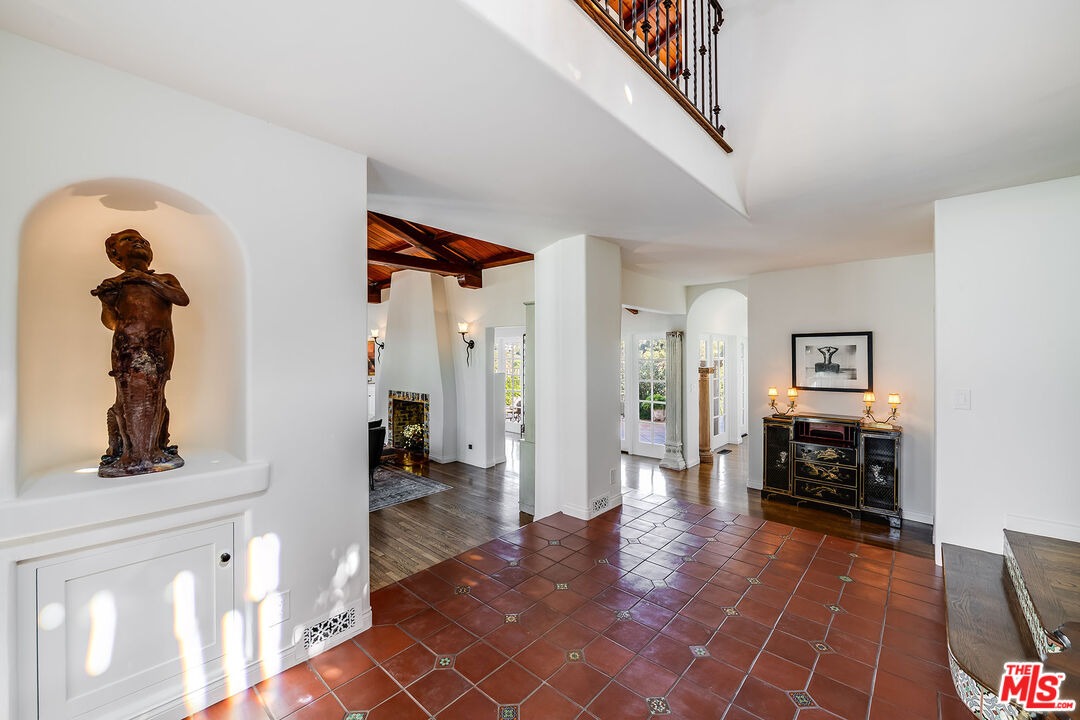 1046 Chautauqua Blvd