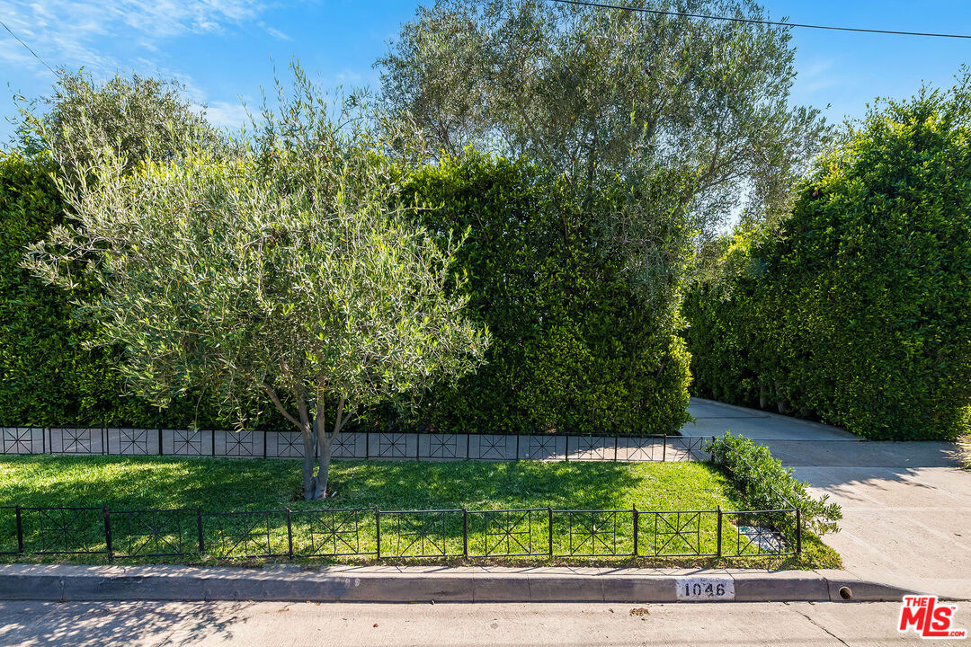 1046 Chautauqua Blvd