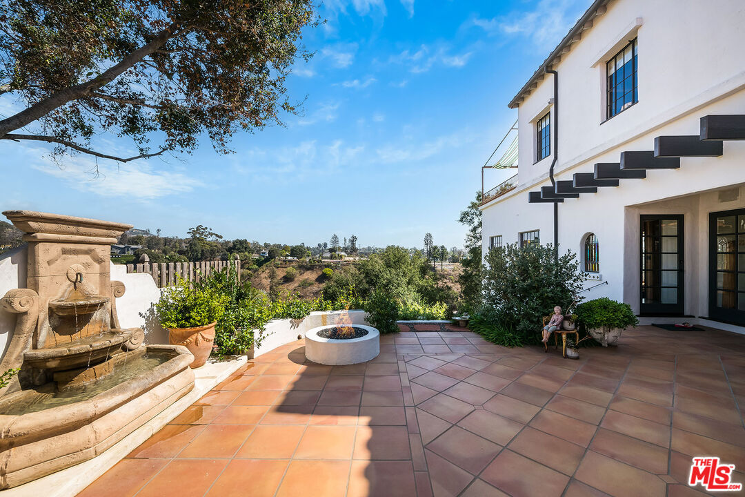 1046 Chautauqua Blvd