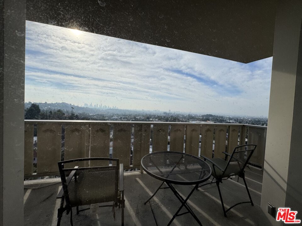 4411 Los Feliz Blvd Unit: 1205