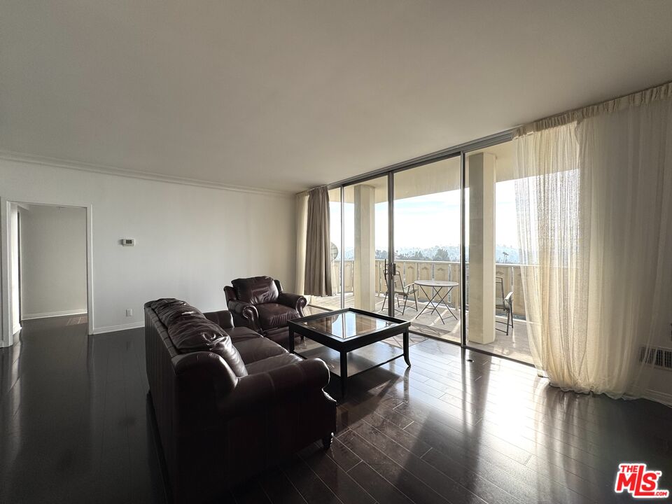 4411 Los Feliz Blvd Unit: 1205