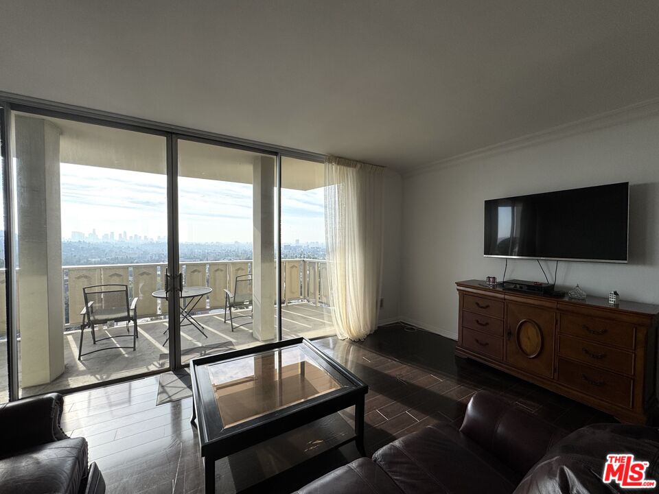 4411 Los Feliz Blvd Unit: 1205