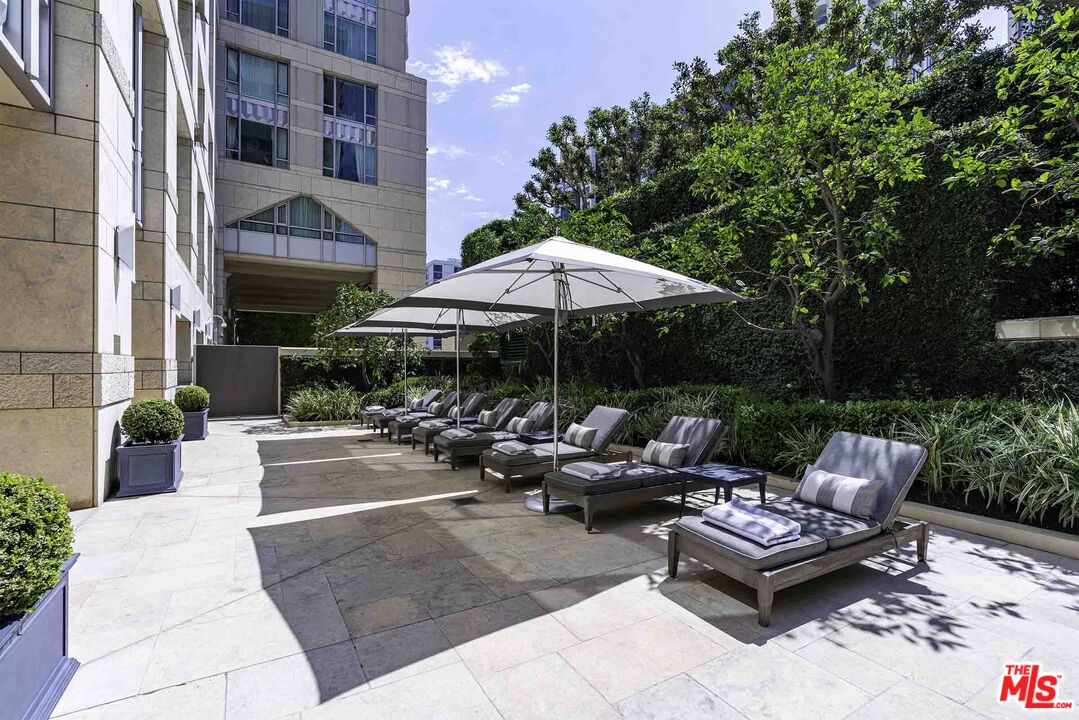 10727 Wilshire Blvd Unit: 806