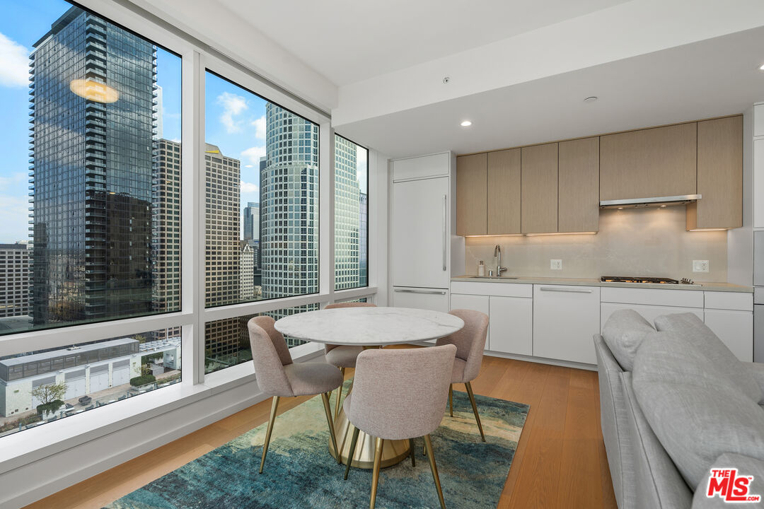 877 Francisco St Unit: 3202