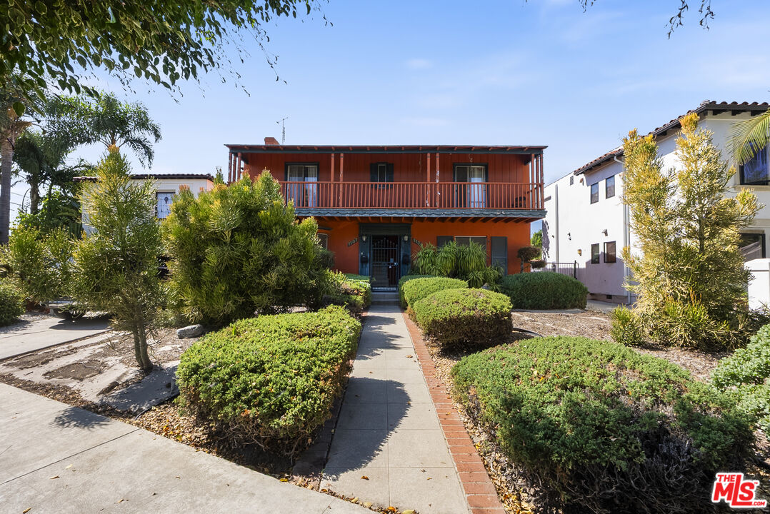 1137 Meadowbrook Ave