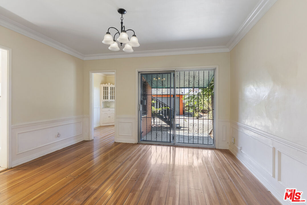 1137 Meadowbrook Ave