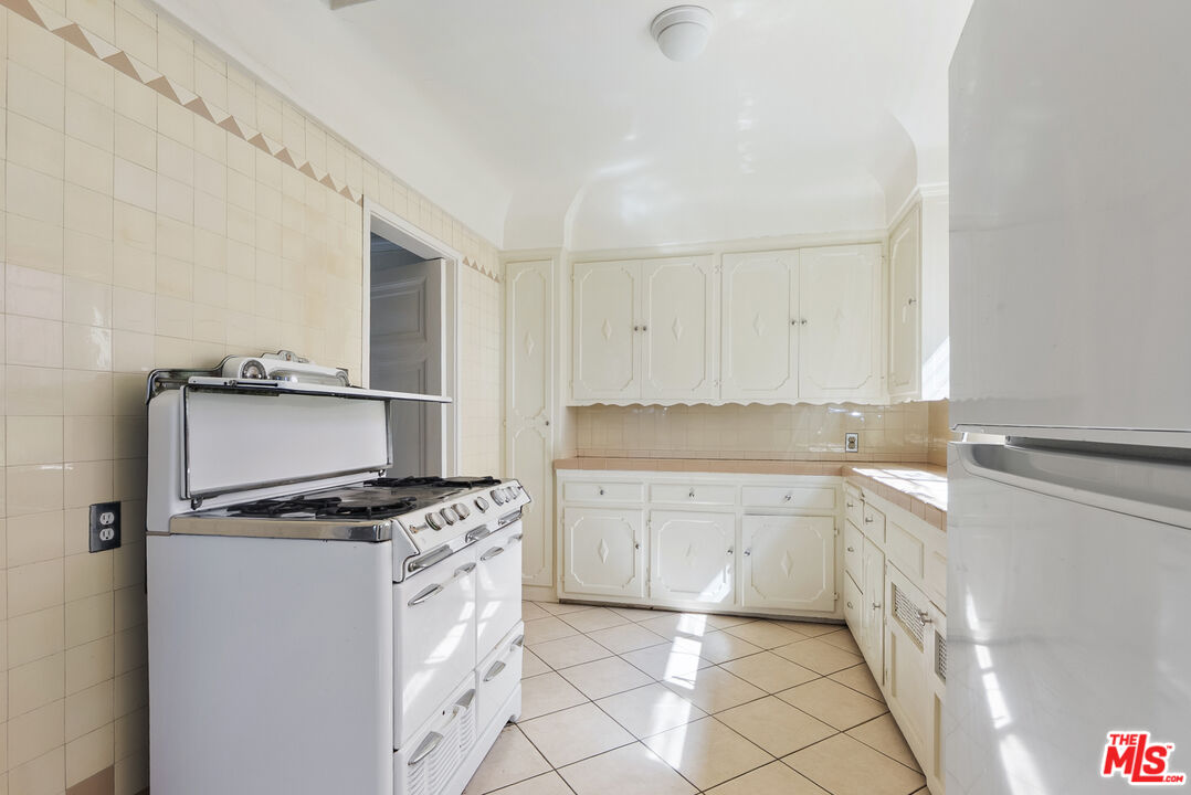 1137 Meadowbrook Ave