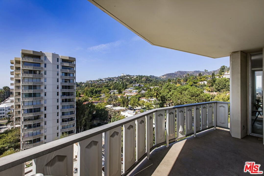 4411 Los Feliz Blvd Unit: 901