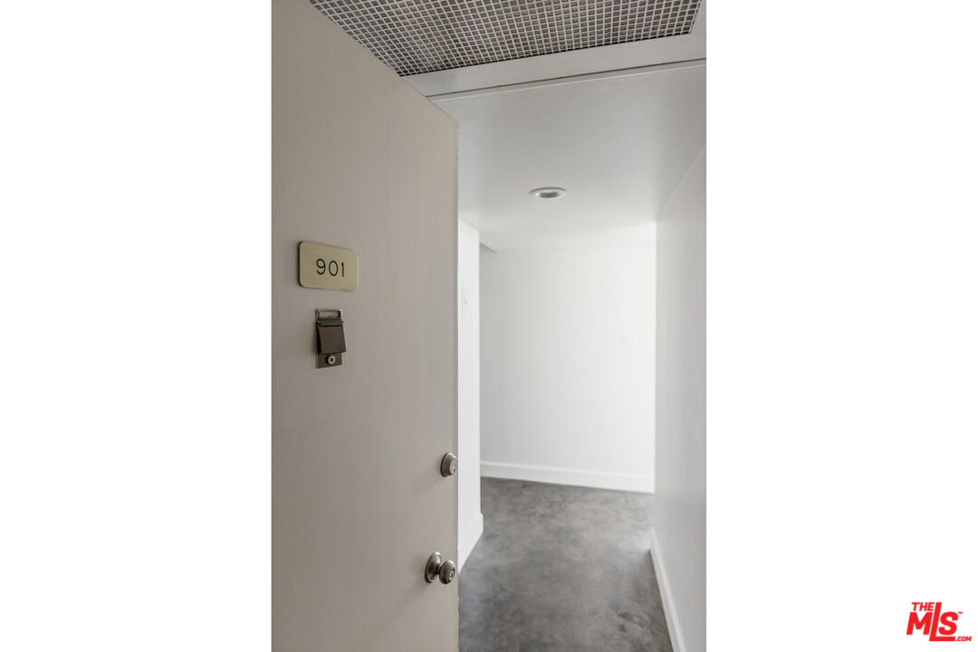 4411 Los Feliz Blvd Unit: 901