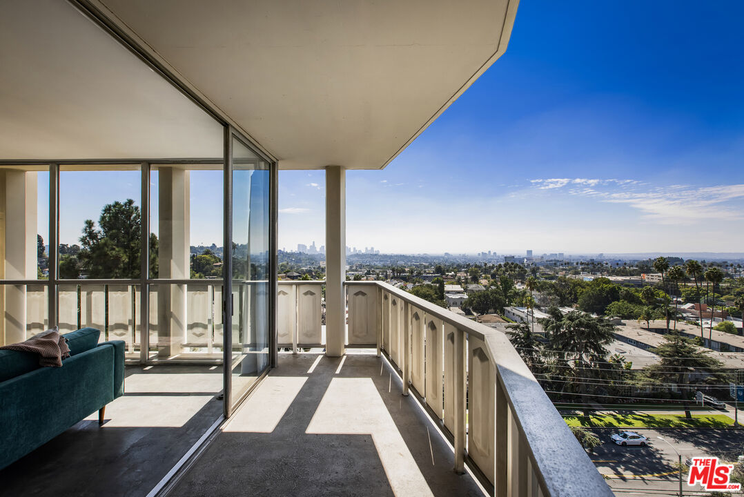 4411 Los Feliz Blvd Unit: 901