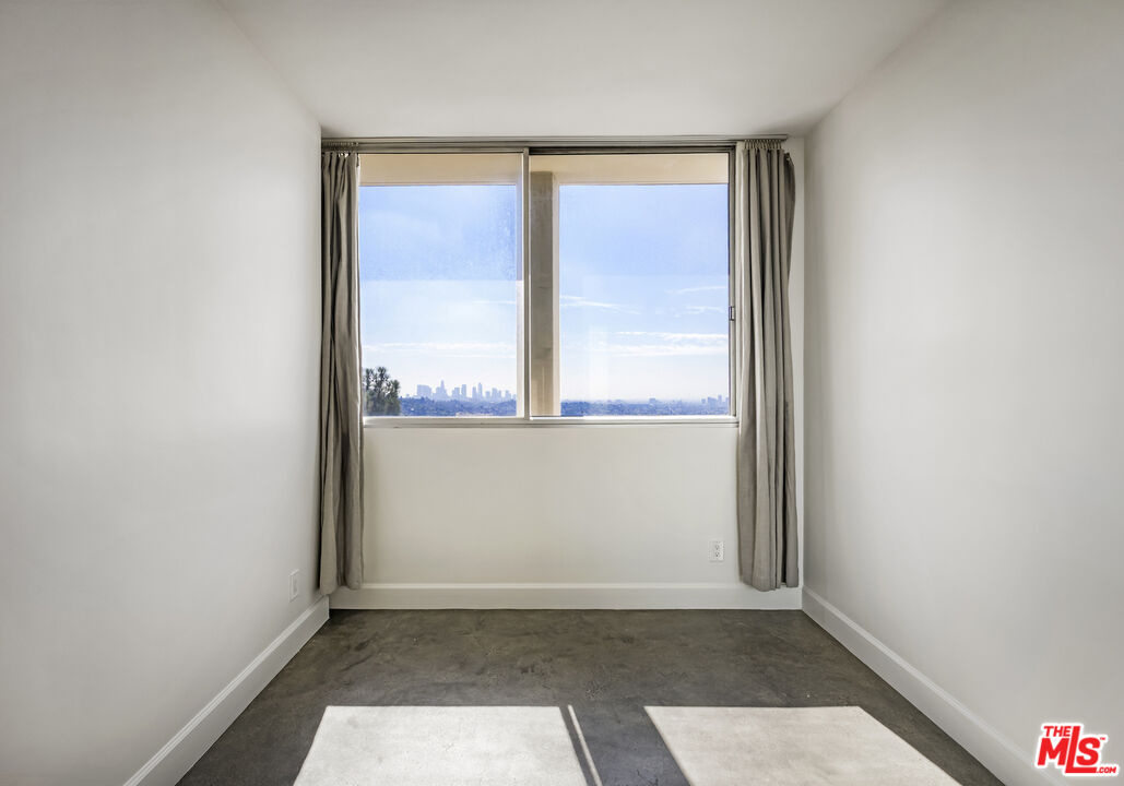 4411 Los Feliz Blvd Unit: 901