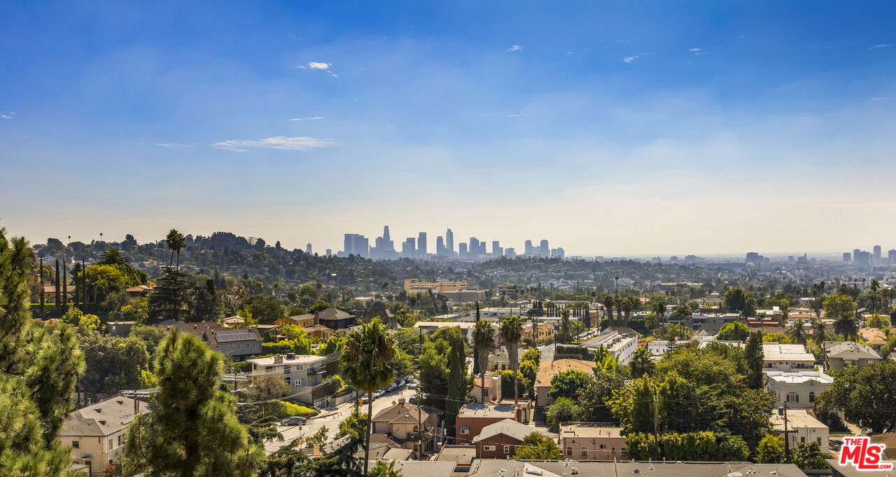 4411 Los Feliz Blvd Unit: 901