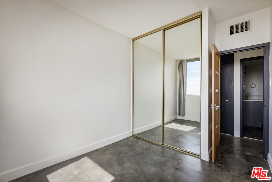 4411 Los Feliz Blvd Unit: 901