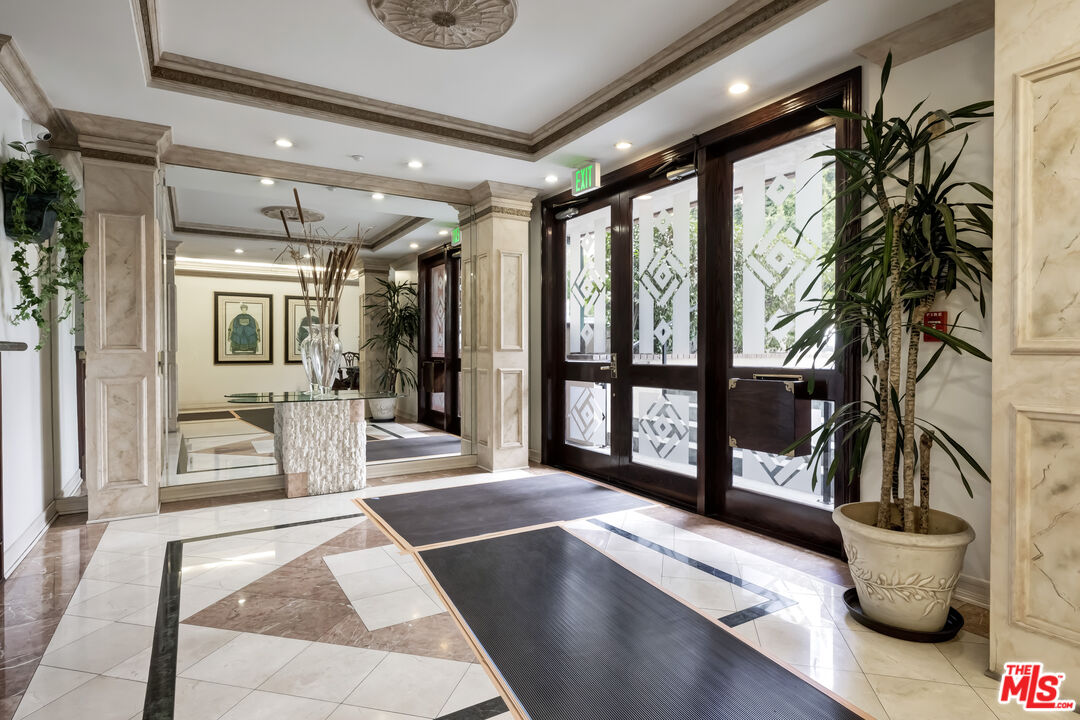 121 N Almont Dr Unit: 103