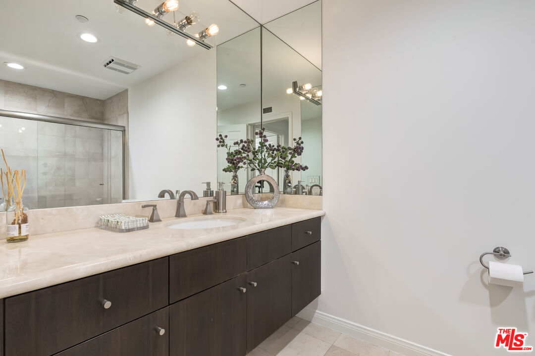 121 N Almont Dr Unit: 103