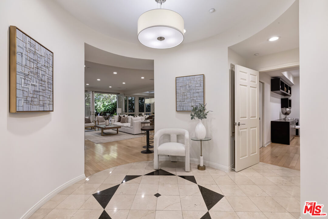 121 N Almont Dr Unit: 103