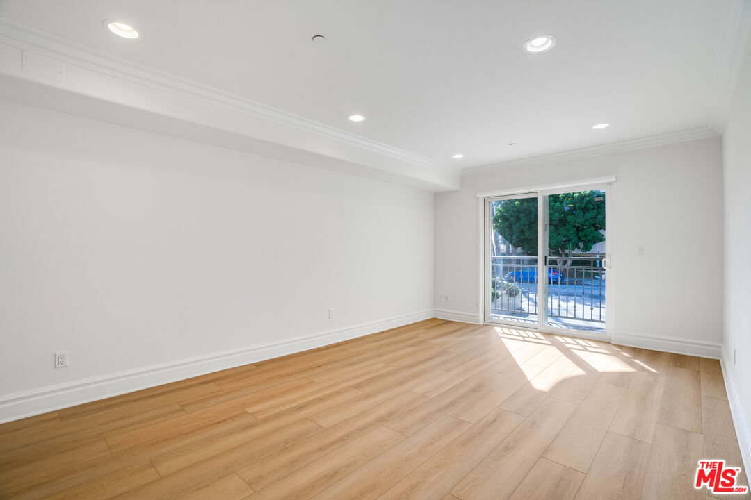 8610 Chalmers Dr Unit: 101