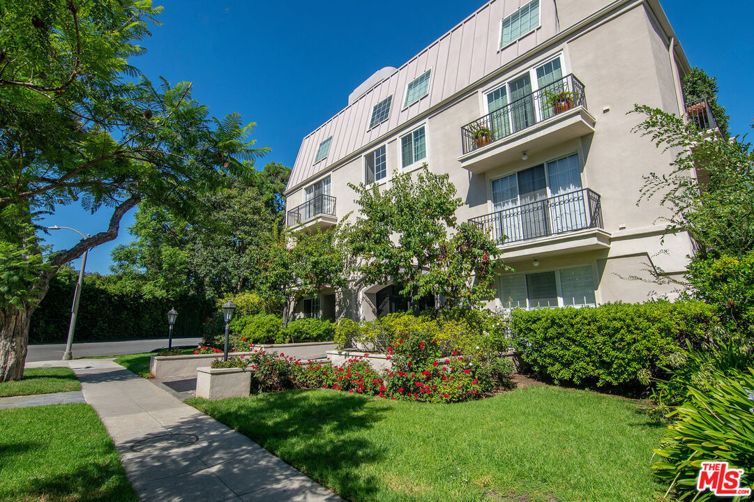 458 N Oakhurst Dr Unit: 102