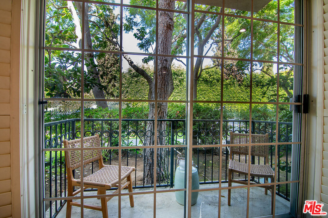 458 N Oakhurst Dr Unit: 102