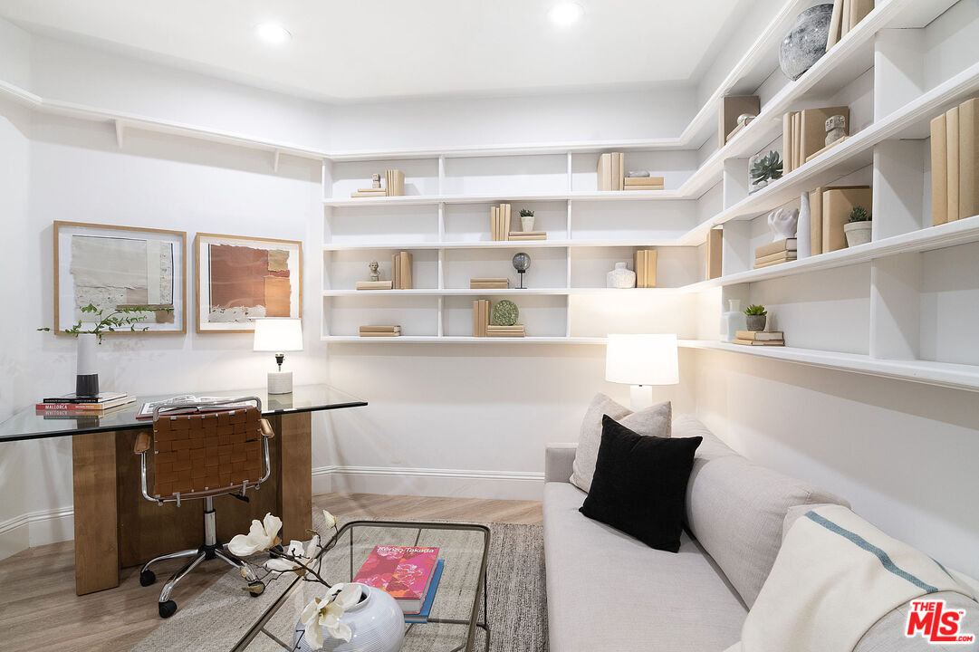 458 N Oakhurst Dr Unit: 102