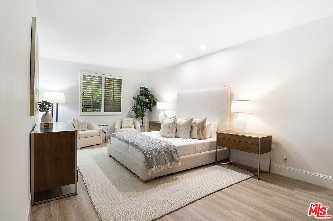 458 N Oakhurst Dr Unit: 102