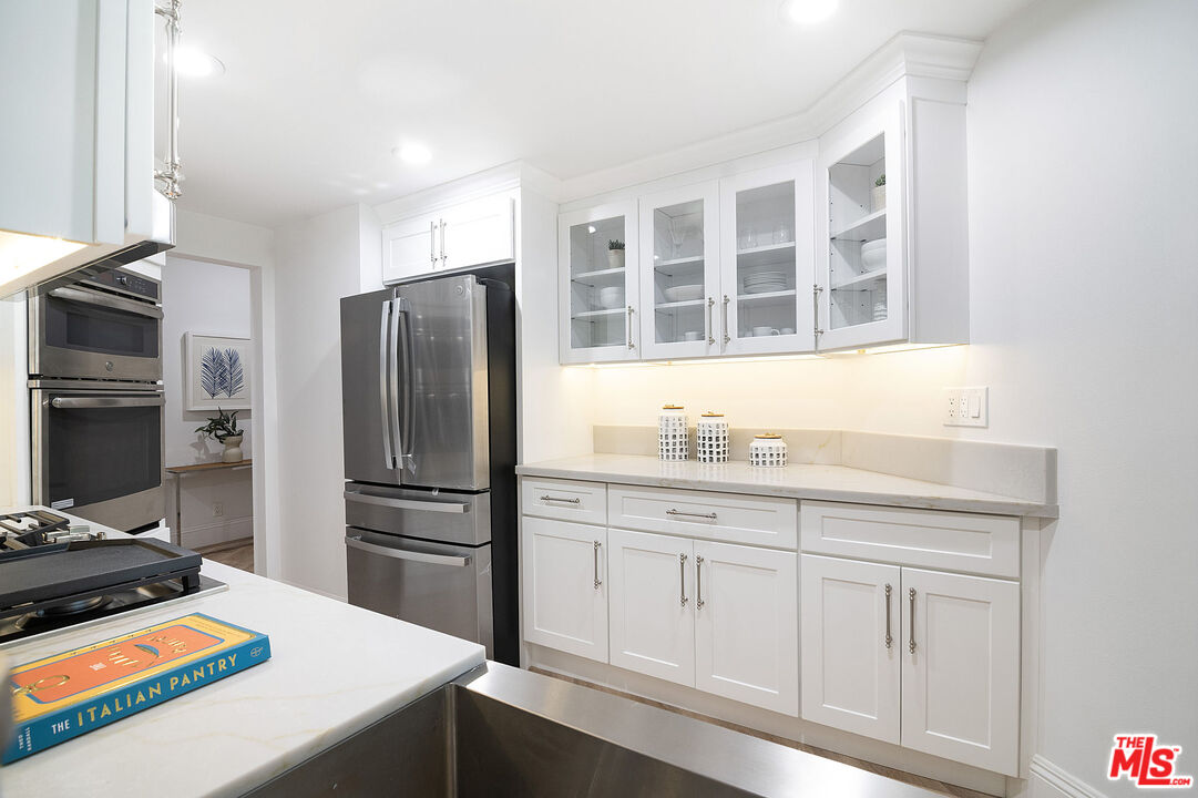 458 N Oakhurst Dr Unit: 102