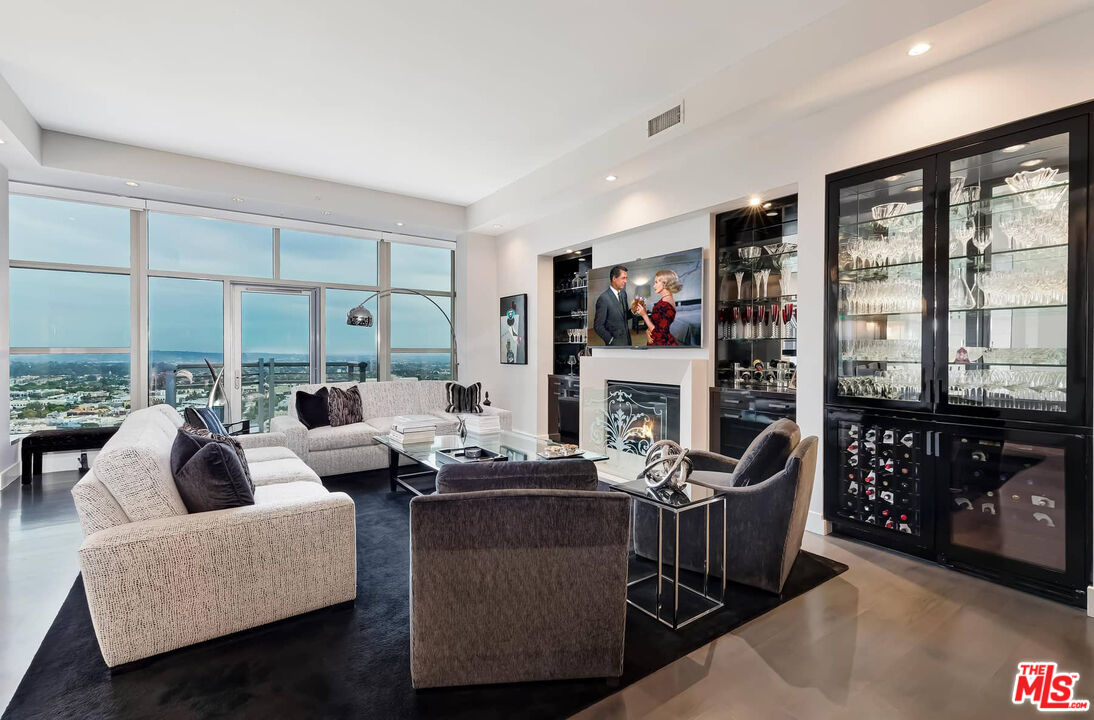 10776 Wilshire Blvd Unit: 1802