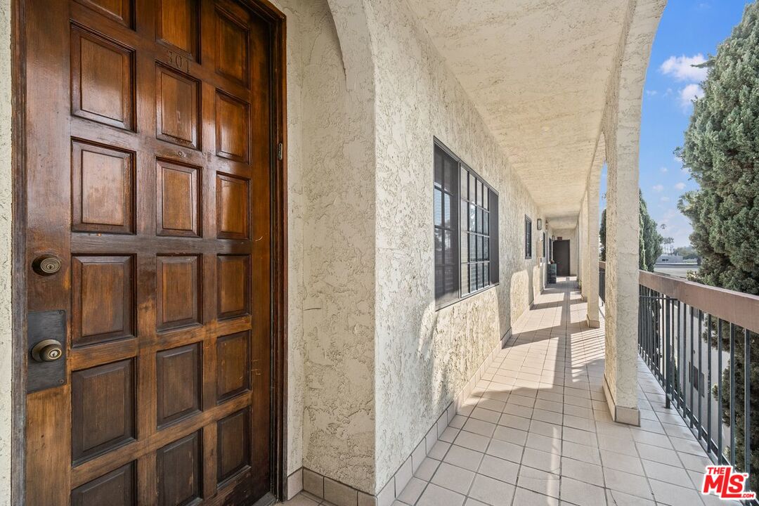 818 6Th St Unit: 301