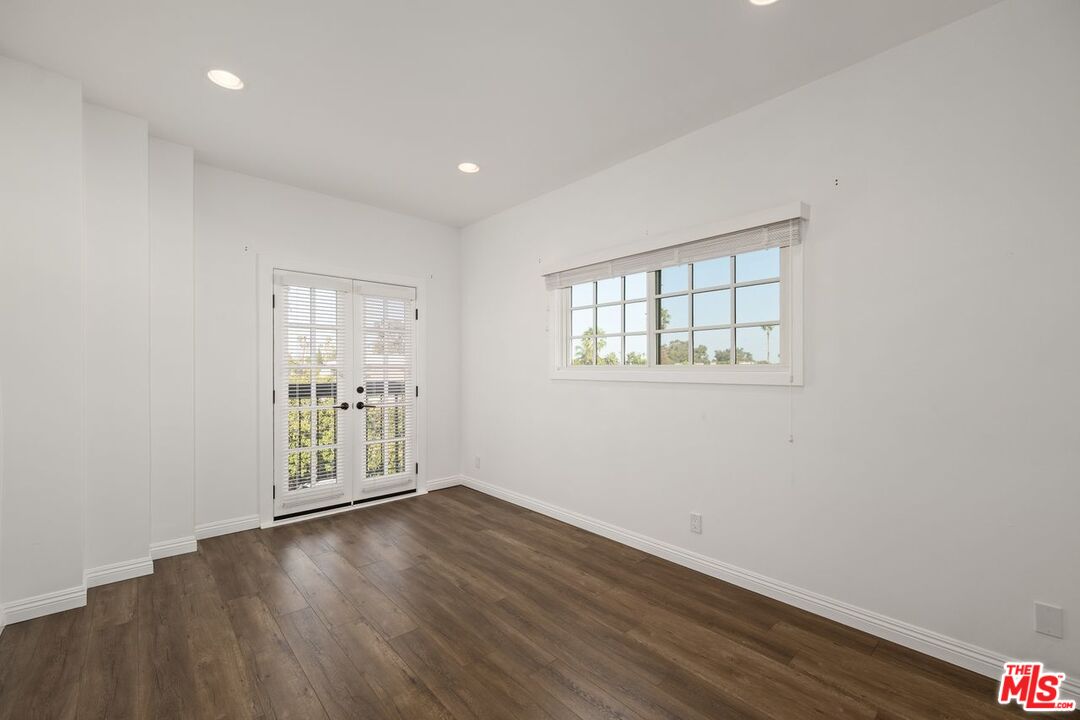 818 6Th St Unit: 301