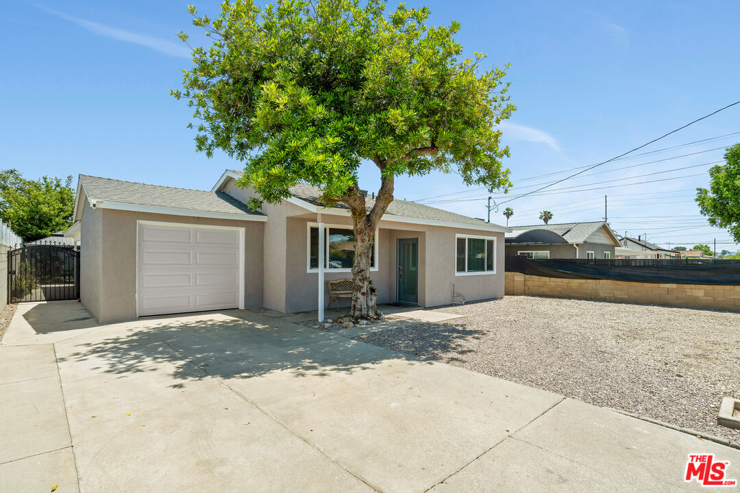 13032 Glamis St