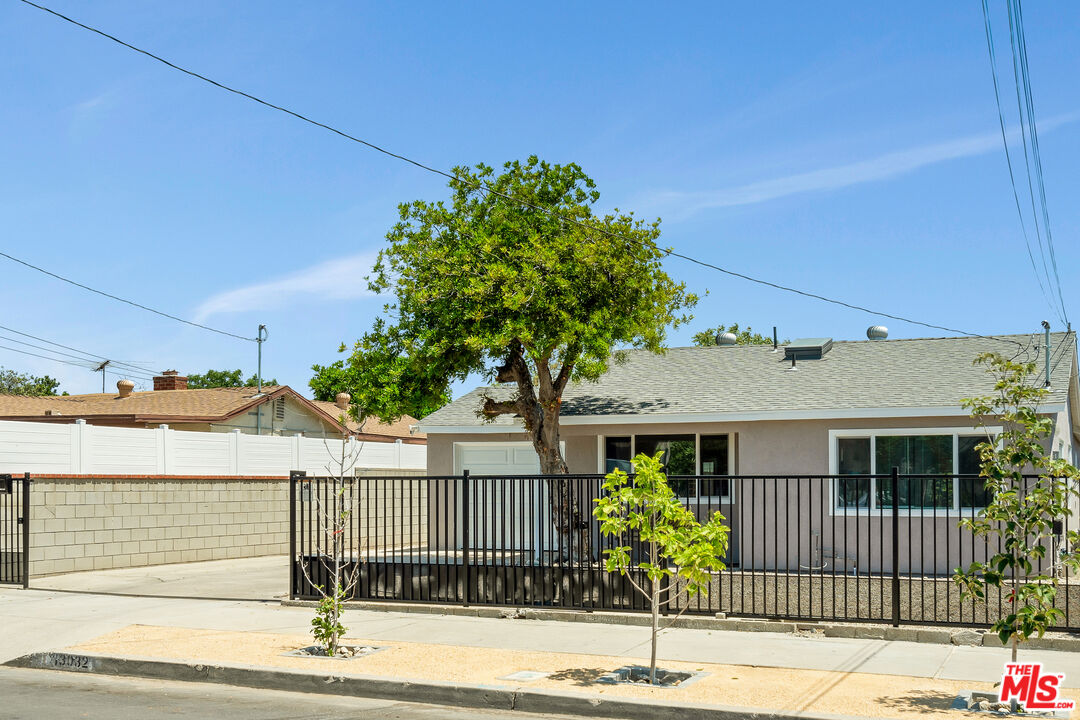 13032 Glamis St