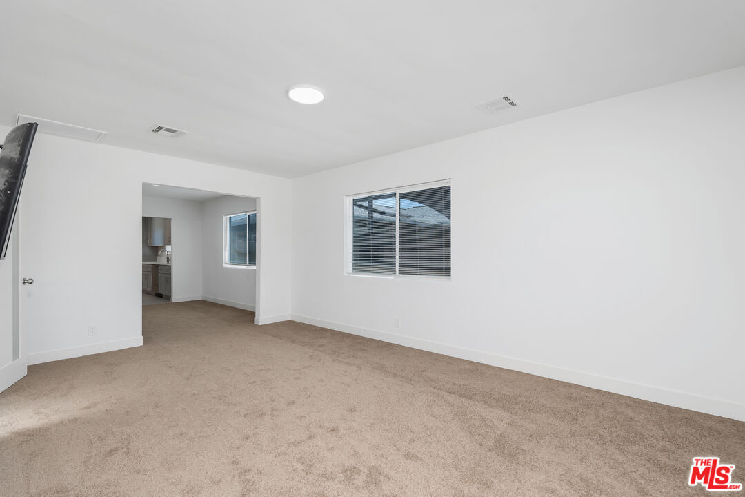 13032 Glamis St