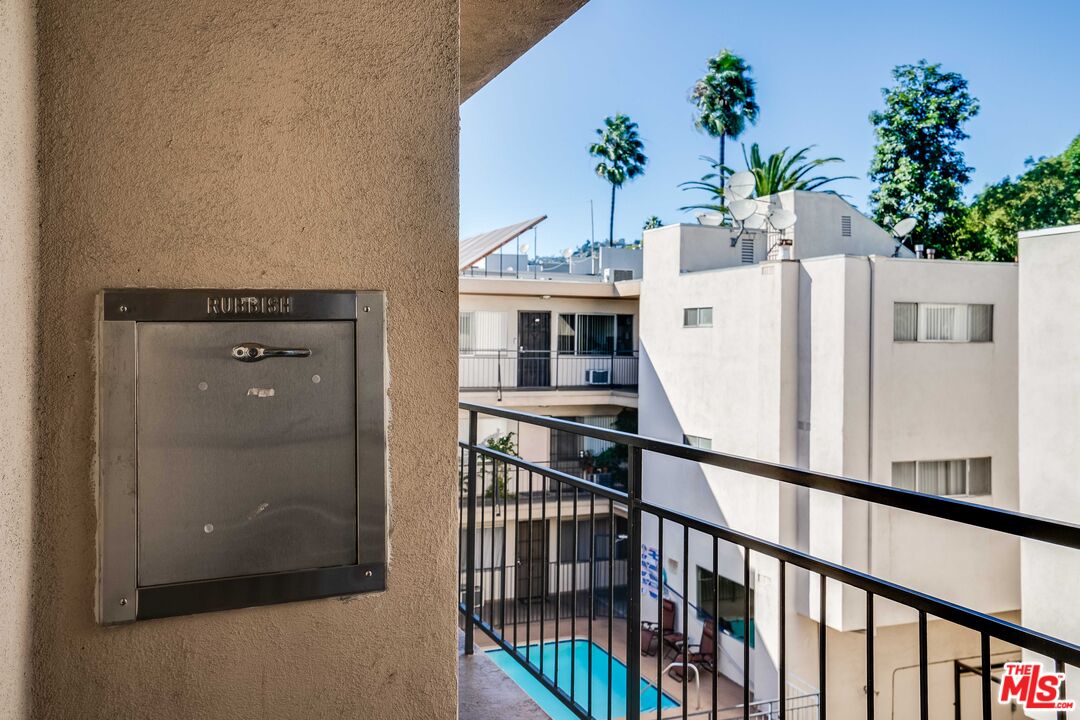 7548 Hampton Ave Unit: 304