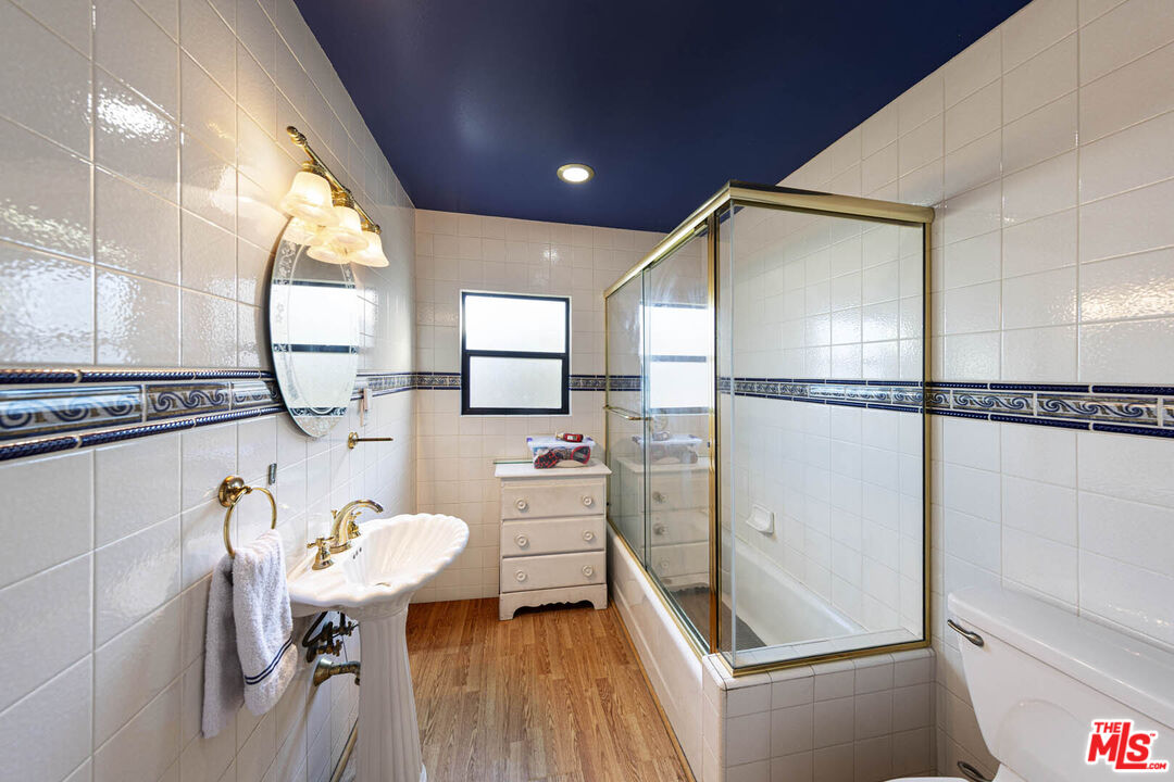 532 N San Marino Ave