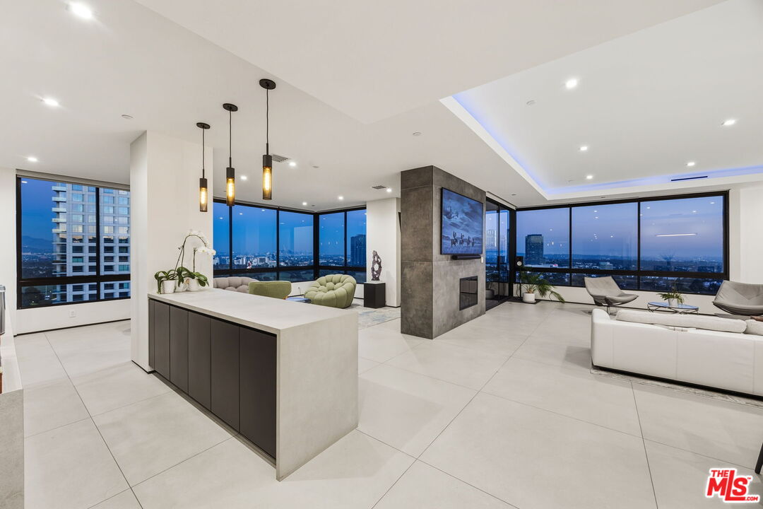 10350 Wilshire Blvd Unit: 1203