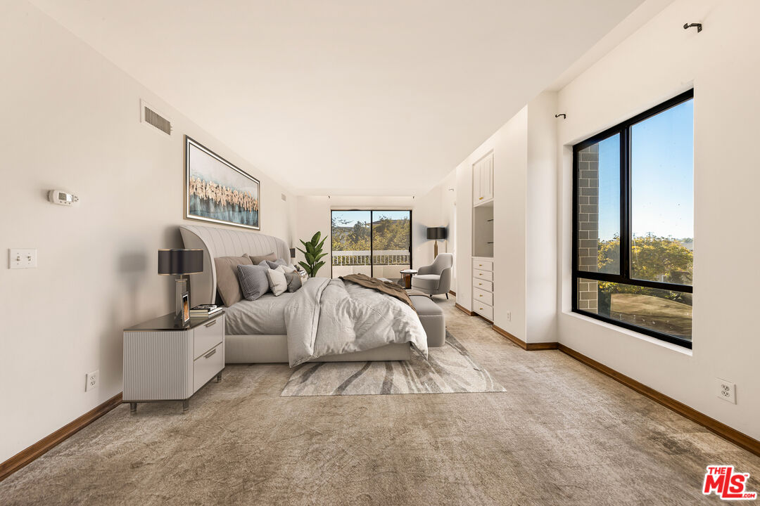 1220 Roxbury Dr Unit: 302