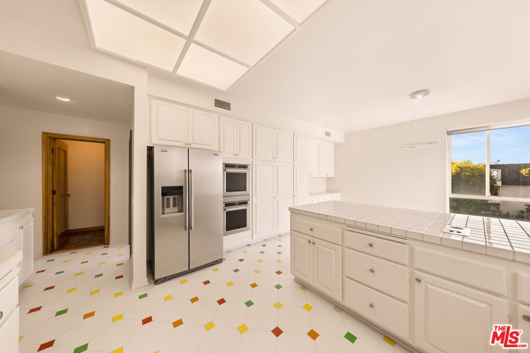 1220 Roxbury Dr Unit: 302