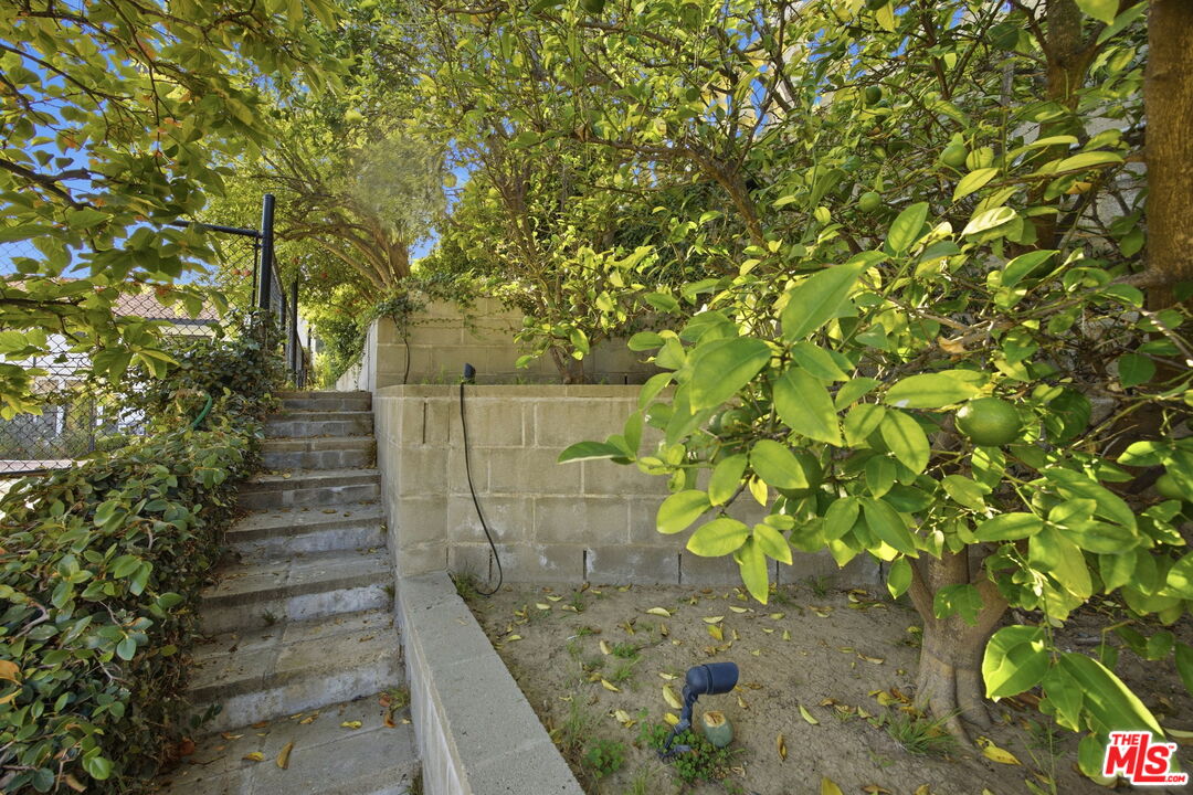 2846 Royston Pl