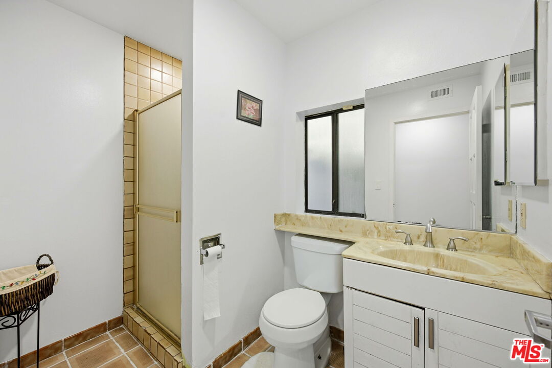 2846 Royston Pl
