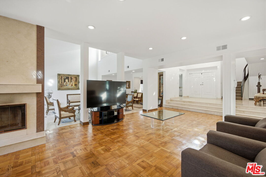 2846 Royston Pl