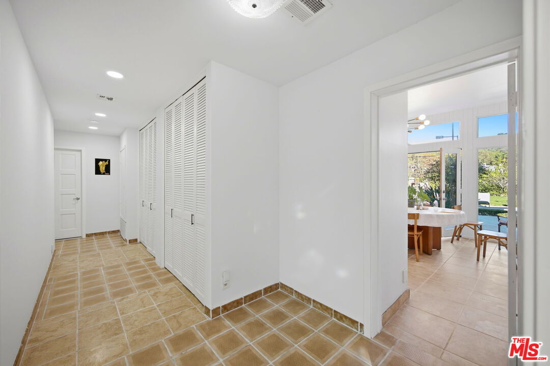 2846 Royston Pl
