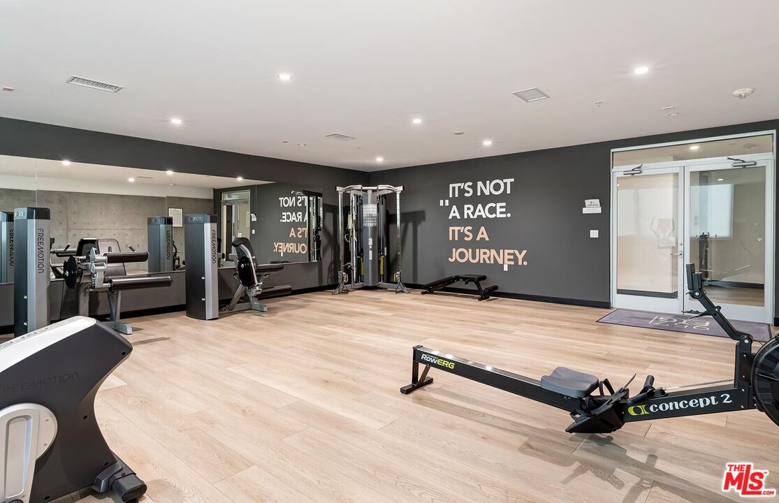 957 Figueroa Ter Unit: 321