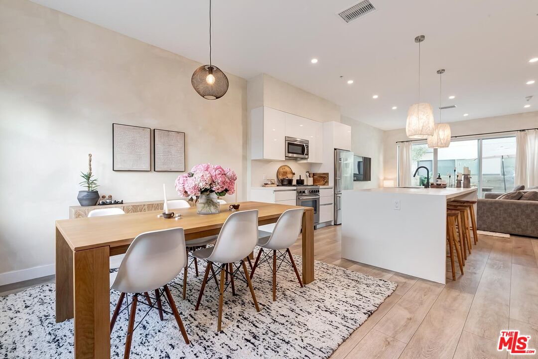 957 Figueroa Ter Unit: 321