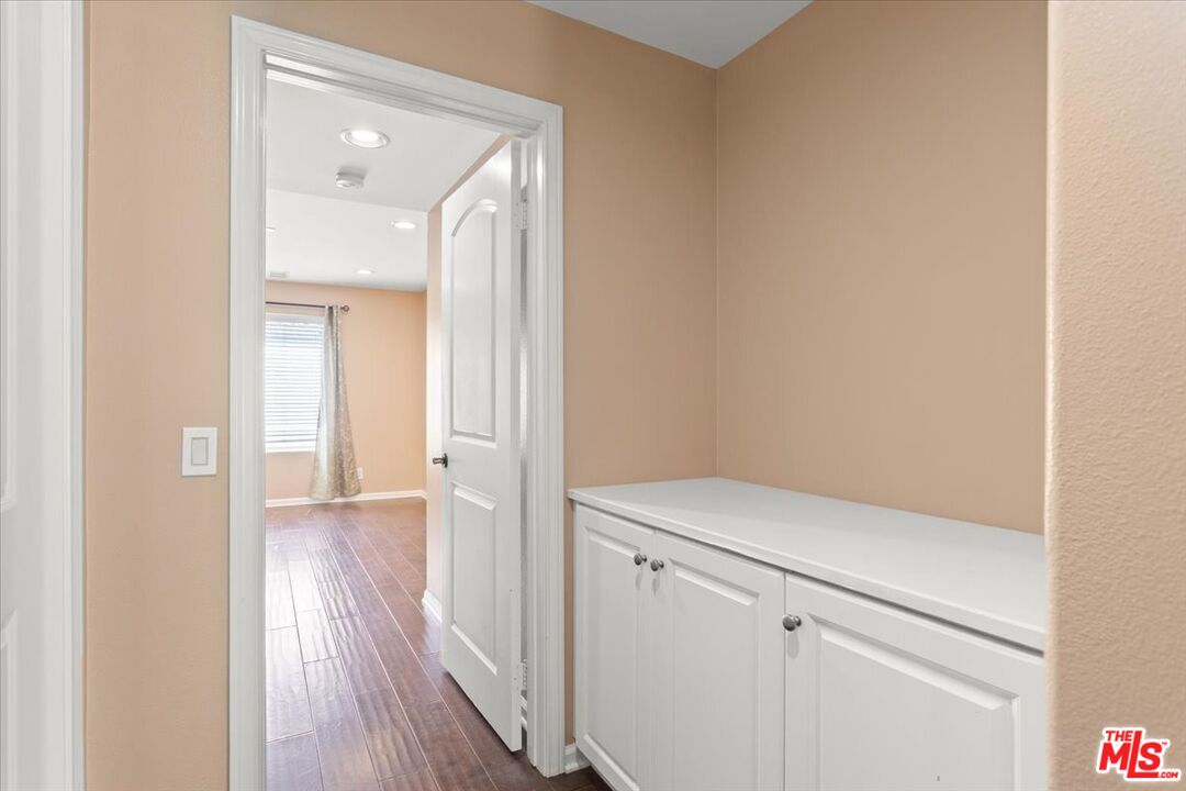 1749 Grand Ave Unit: 6